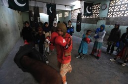 Liyari girl boxing practice