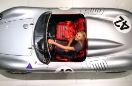 Tennis star Maria Sharapova drive sports car