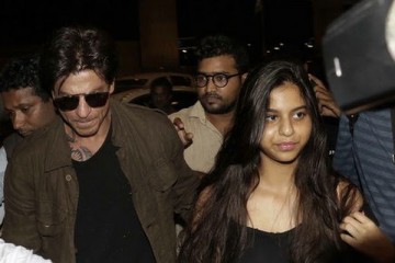 bollywood superstar Shah Rukh Khan walking in airport